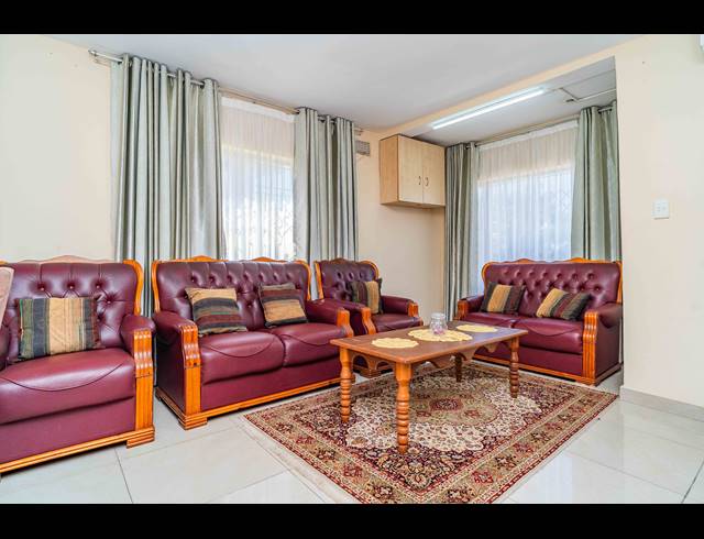 3 BEDROOM DUPLEX FOR SALE IN RESERVOIR HILLS